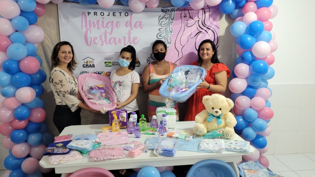 Prefeitura realizou hoje (18), a entrega de enxovais para futuras mães araçagienses
