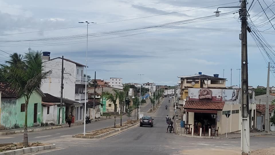Prefeitura concluiu instalação de postes na av. Olívio Maroja e já iniciou nova fase da revitalização